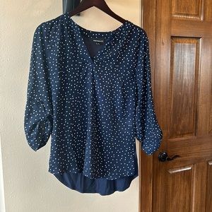 Adorable navy polka dot 3/4 sleeve top